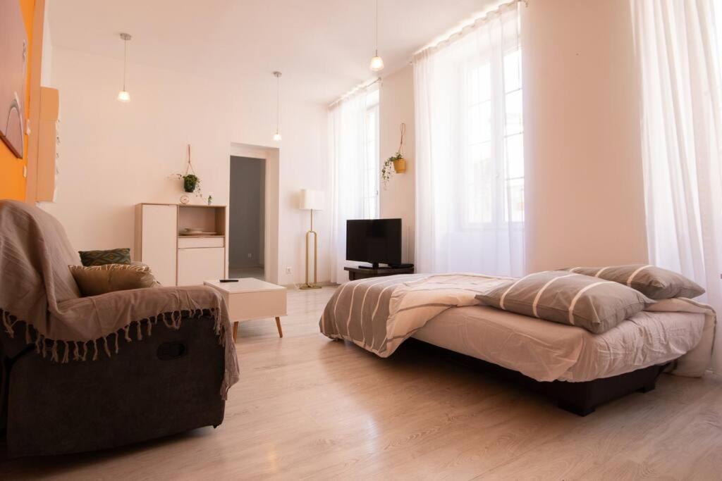 La Fontaine Neuve-Avallon-5 Personnes-1 Chambre-3 Lits-Parking-Wifi ภายนอก รูปภาพ