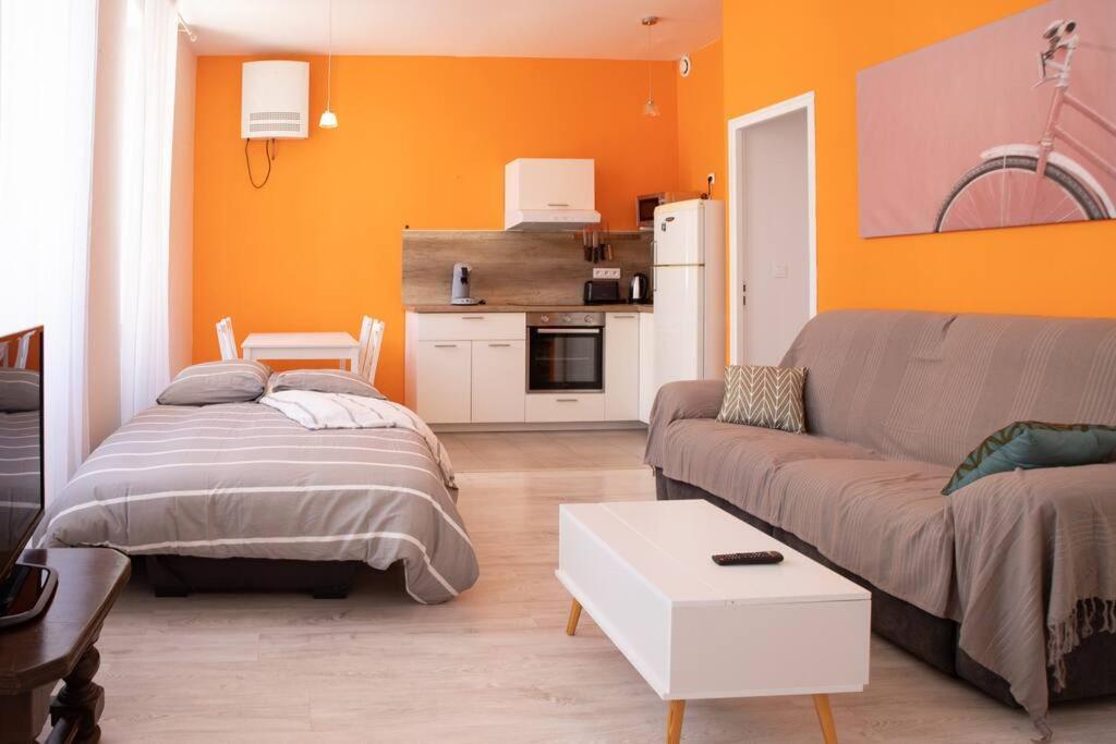 La Fontaine Neuve-Avallon-5 Personnes-1 Chambre-3 Lits-Parking-Wifi ภายนอก รูปภาพ